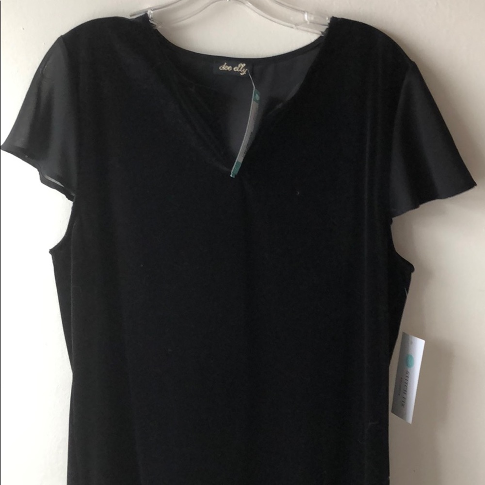 NWT Velvet cap sleeve top. Never worn.